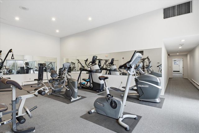 3412 Oak Ridge Road 319, Hopkins, MN 55305