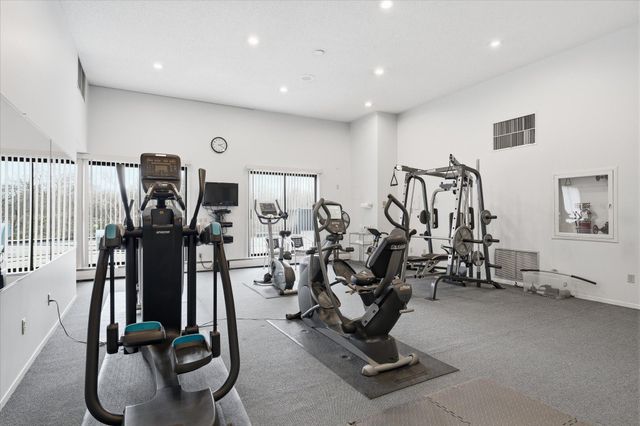 3412 Oak Ridge Road 319, Hopkins, MN 55305