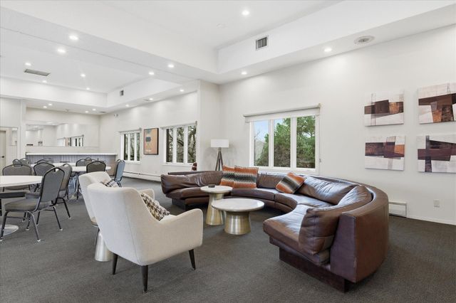 3412 Oak Ridge Road 319, Hopkins, MN 55305