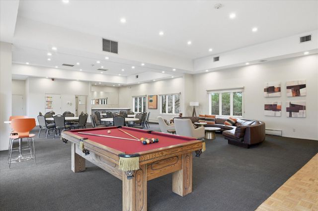 3412 Oak Ridge Road 319, Hopkins, MN 55305