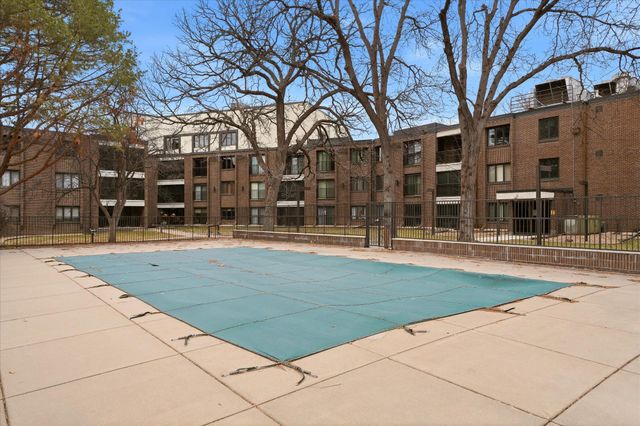 3412 Oak Ridge Road 319, Hopkins, MN 55305