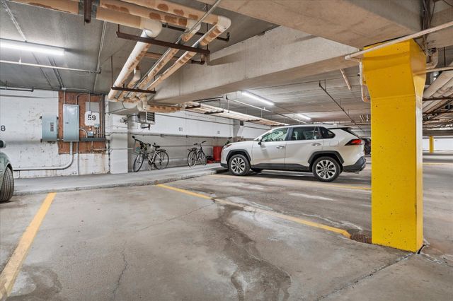 3412 Oak Ridge Road 319, Hopkins, MN 55305