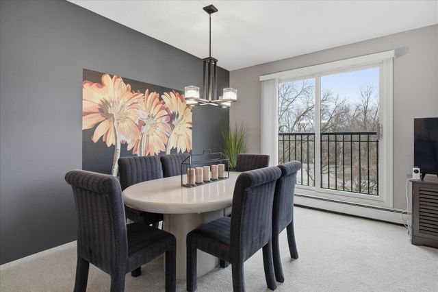 3412 Oak Ridge Road 319, Hopkins, MN 55305