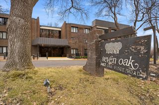 3412 Oak Ridge Road 319, Hopkins, MN 55305
