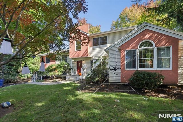 442 11th Street, Cresskill, NJ 07626