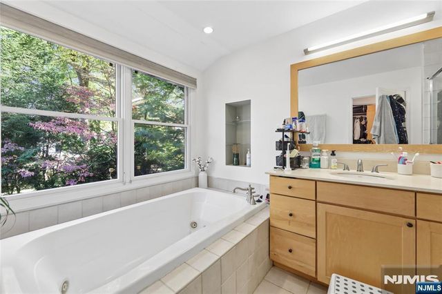 442 11th Street, Cresskill, NJ 07626