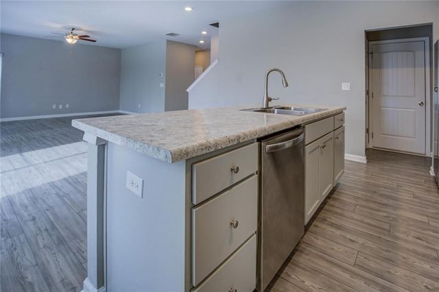 2502 Fraggle Roc, Conyers, GA 30012