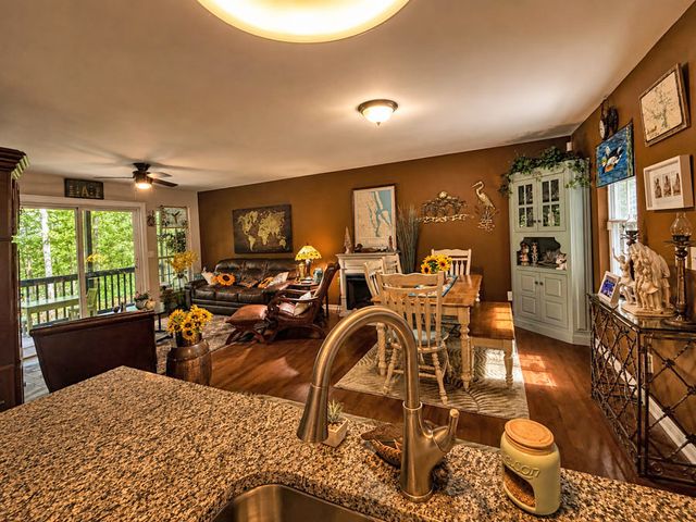 26 Chief Lane, Hartwell, GA 30643