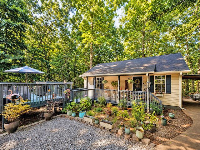 26 Chief Lane, Hartwell, GA 30643