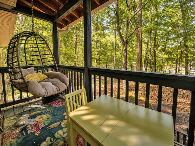 26 Chief Lane, Hartwell, GA 30643