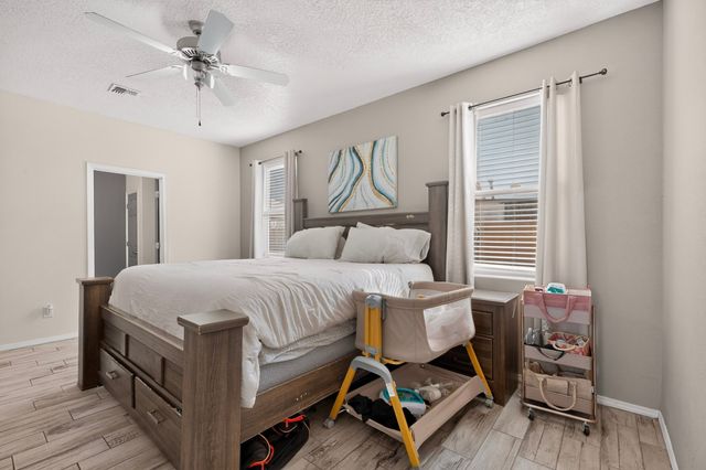 5223 Via del Cielo, Santa Fe, NM 87507