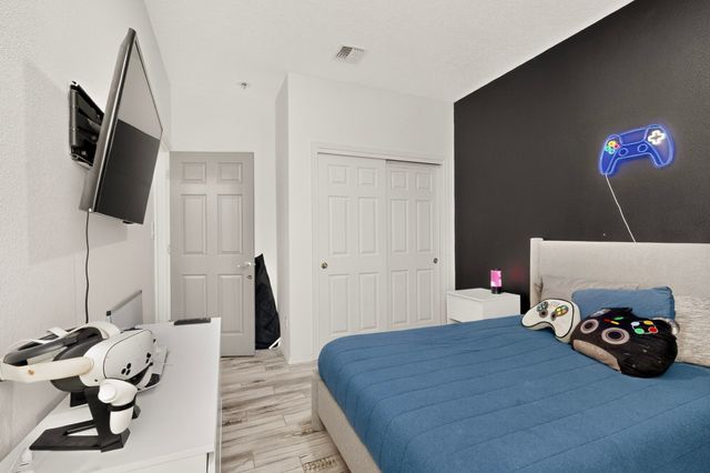 5223 Via del Cielo, Santa Fe, NM 87507
