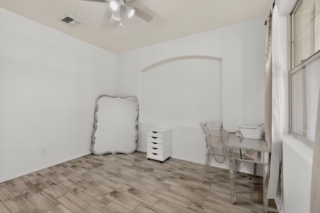 5223 Via del Cielo, Santa Fe, NM 87507
