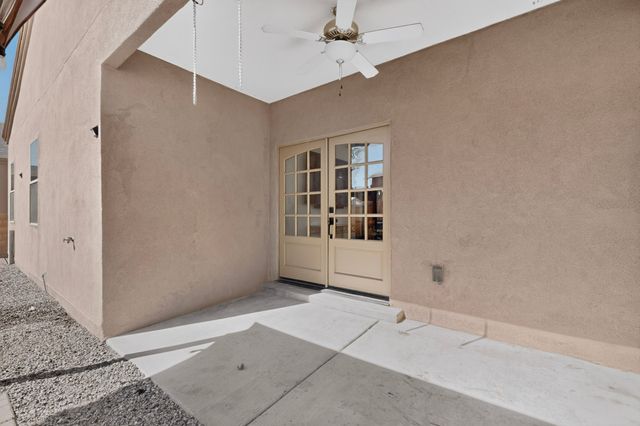 5223 Via del Cielo, Santa Fe, NM 87507