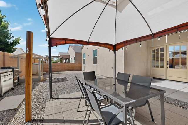 5223 Via del Cielo, Santa Fe, NM 87507