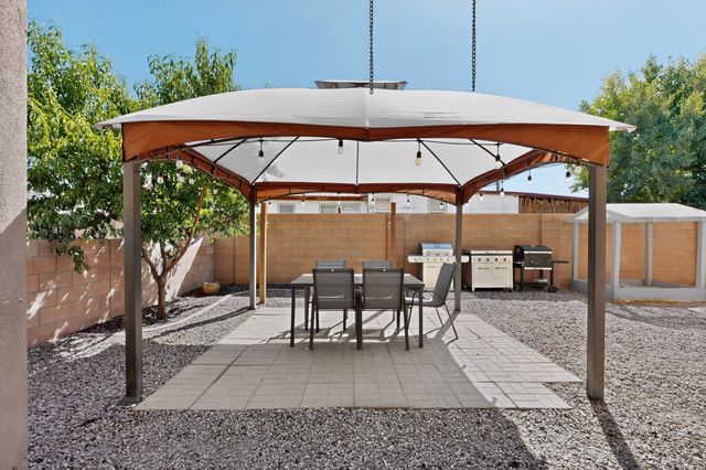 5223 Via del Cielo, Santa Fe, NM 87507