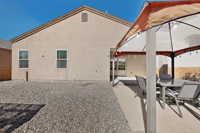 5223 Via del Cielo, Santa Fe, NM 87507