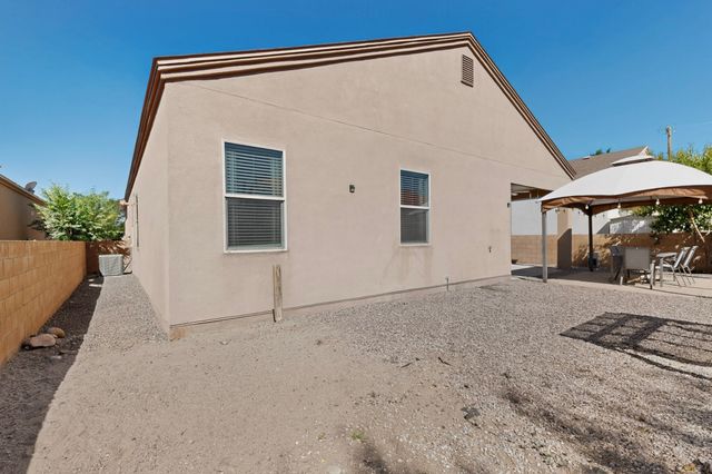 5223 Via del Cielo, Santa Fe, NM 87507