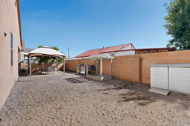 5223 Via del Cielo, Santa Fe, NM 87507