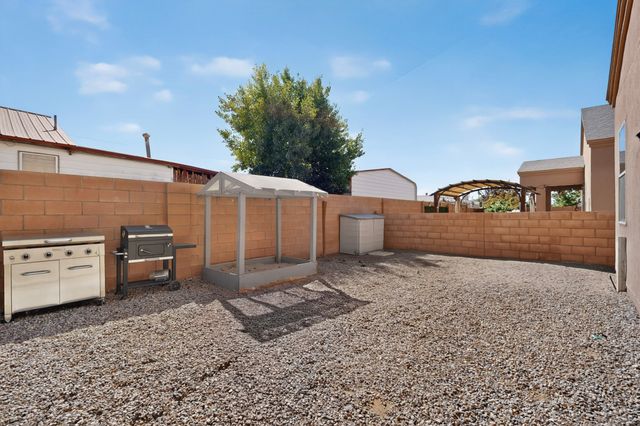 5223 Via del Cielo, Santa Fe, NM 87507