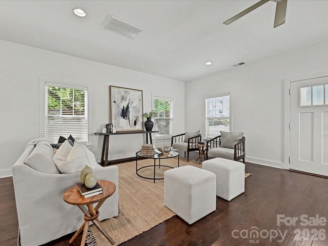 1216 Lomax Avenue, Charlotte, NC 28211