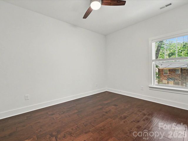 1216 Lomax Avenue, Charlotte, NC 28211
