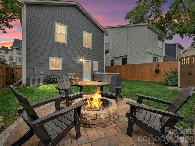 1216 Lomax Avenue, Charlotte, NC 28211