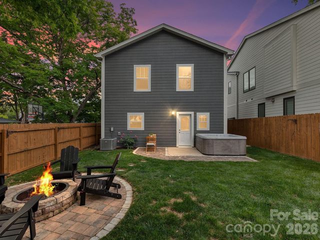 1216 Lomax Avenue, Charlotte, NC 28211