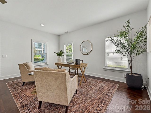 1216 Lomax Avenue, Charlotte, NC 28211