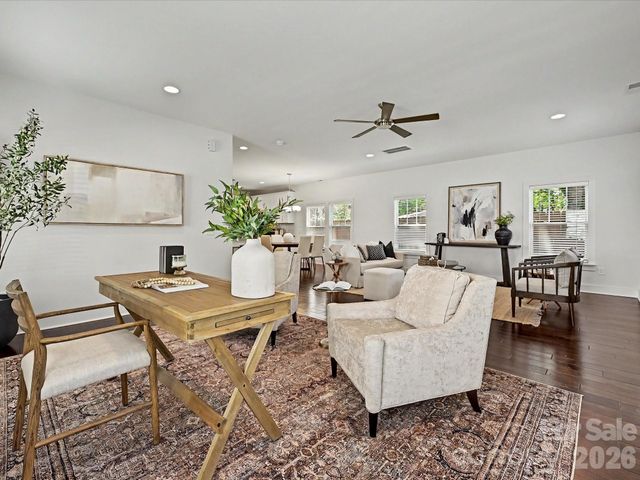1216 Lomax Avenue, Charlotte, NC 28211