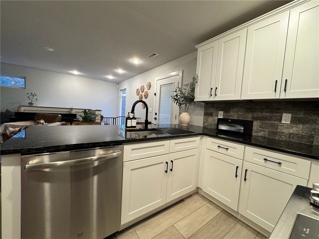 18864 Lake Sequoyah Road, Fayetteville, AR 72701