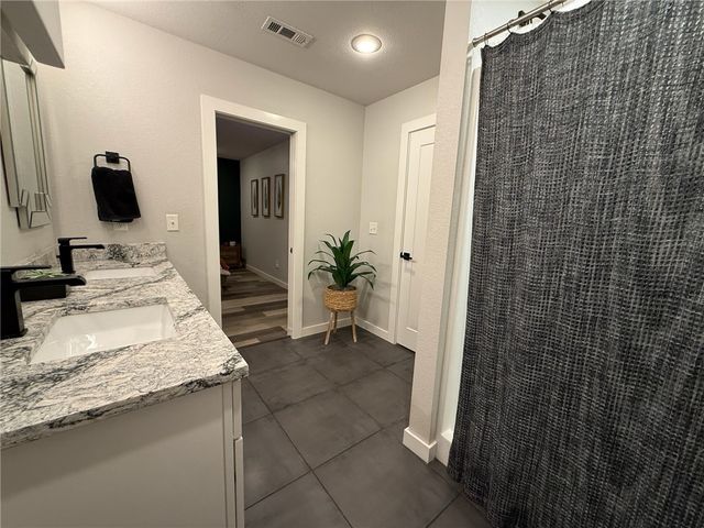 18864 Lake Sequoyah Road, Fayetteville, AR 72701