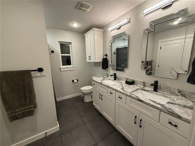 18864 Lake Sequoyah Road, Fayetteville, AR 72701