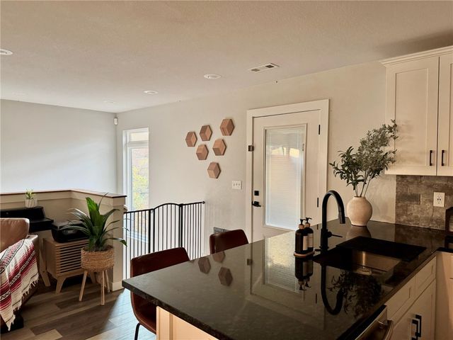 18864 Lake Sequoyah Road, Fayetteville, AR 72701