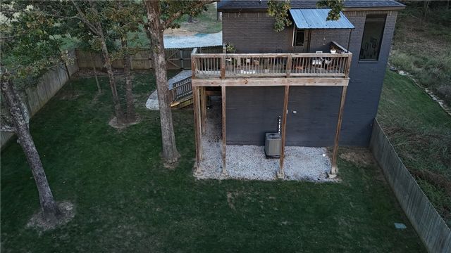 18864 Lake Sequoyah Road, Fayetteville, AR 72701