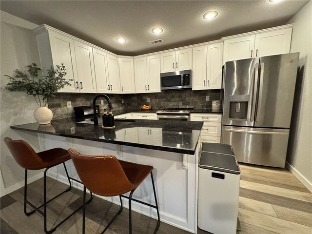 18864 Lake Sequoyah Road, Fayetteville, AR 72701