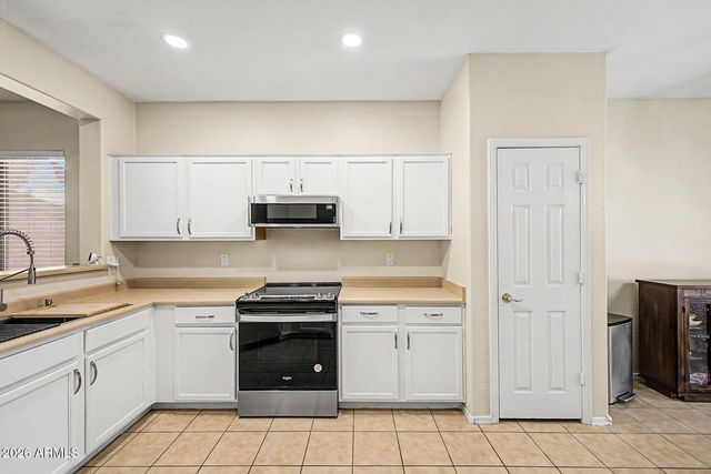 8737 W HAMMOND Lane, Tolleson, AZ 85353