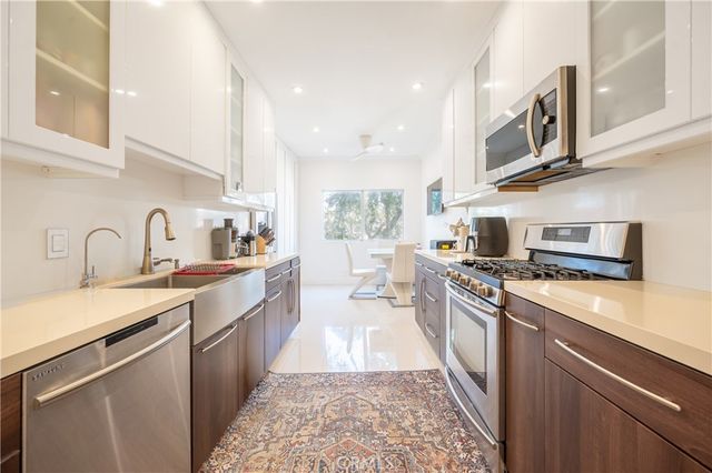 11560 Moorpark Street 204, North Hollywood, CA 91602