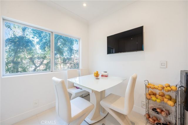 11560 Moorpark Street 204, North Hollywood, CA 91602