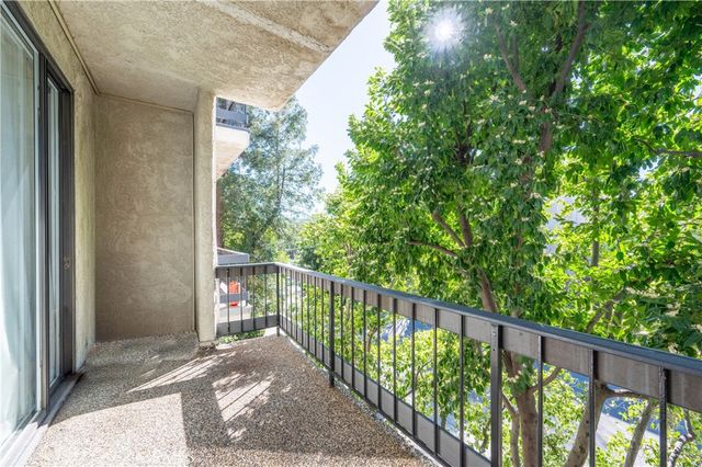 11560 Moorpark Street 204, North Hollywood, CA 91602
