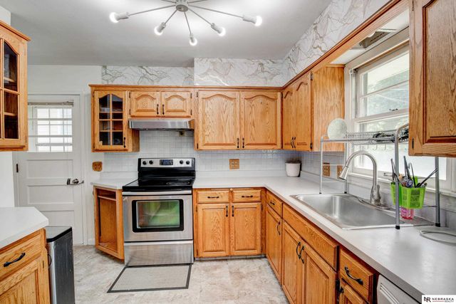6759 Lafayette Avenue, Omaha, NE 68132