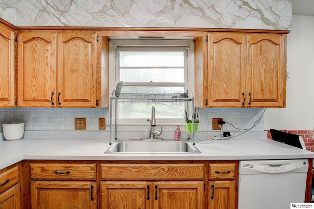 6759 Lafayette Avenue, Omaha, NE 68132