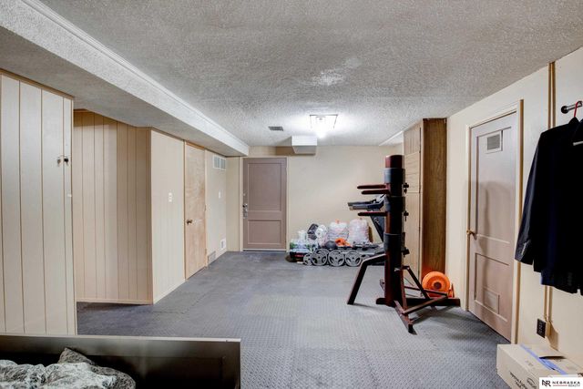 6759 Lafayette Avenue, Omaha, NE 68132