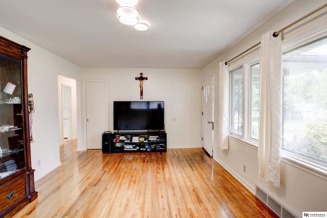 6759 Lafayette Avenue, Omaha, NE 68132