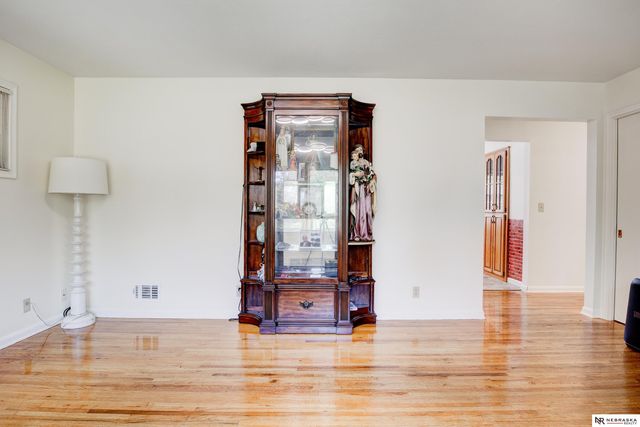 6759 Lafayette Avenue, Omaha, NE 68132
