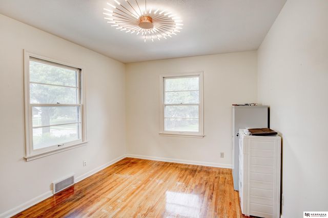6759 Lafayette Avenue, Omaha, NE 68132