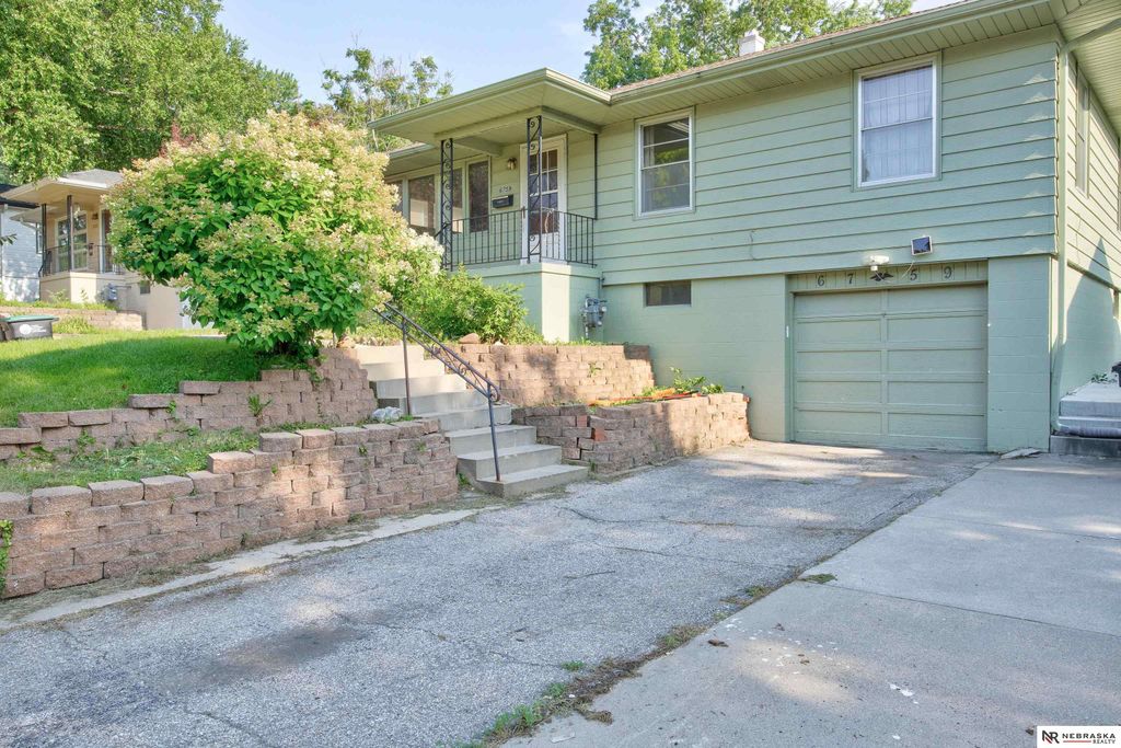 6759 Lafayette Avenue, Omaha, NE 68132