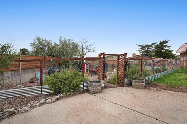 3720 Big Bend Road NE, Albuquerque, NM 87111