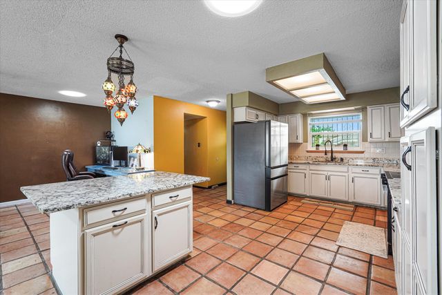 3720 Big Bend Road NE, Albuquerque, NM 87111