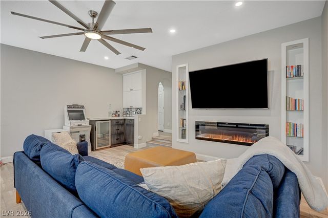 246 Windsong Drive, Henderson, NV 89074